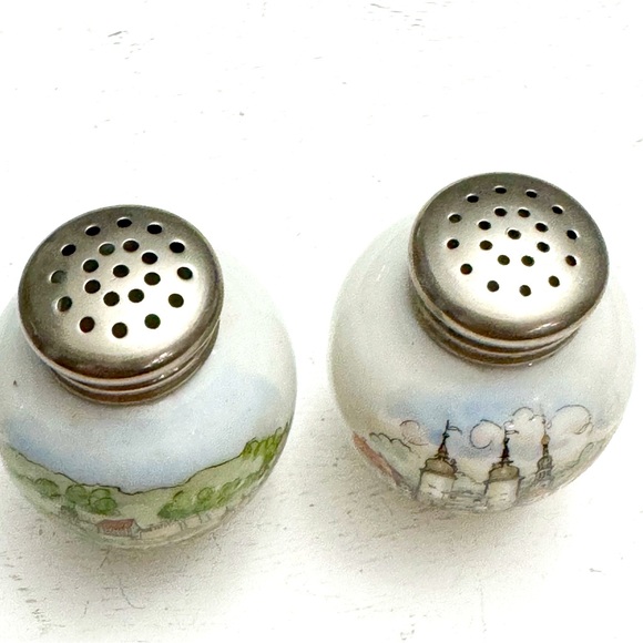 Pair of Vintage Salt & Pepper Shakers HEIDELBERG Germany Handpainted Porcelain - Picture 5 of 13